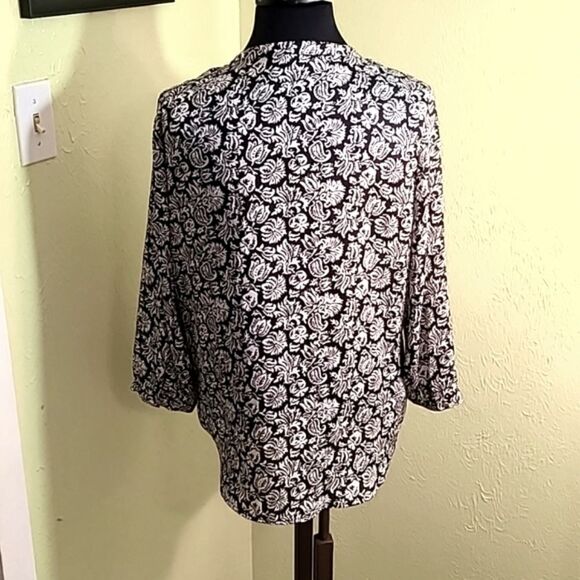 Liz Claiborne Black & White Print Blouse, Size Medium - Picture 3 of 6